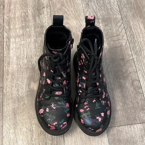 Flower boots